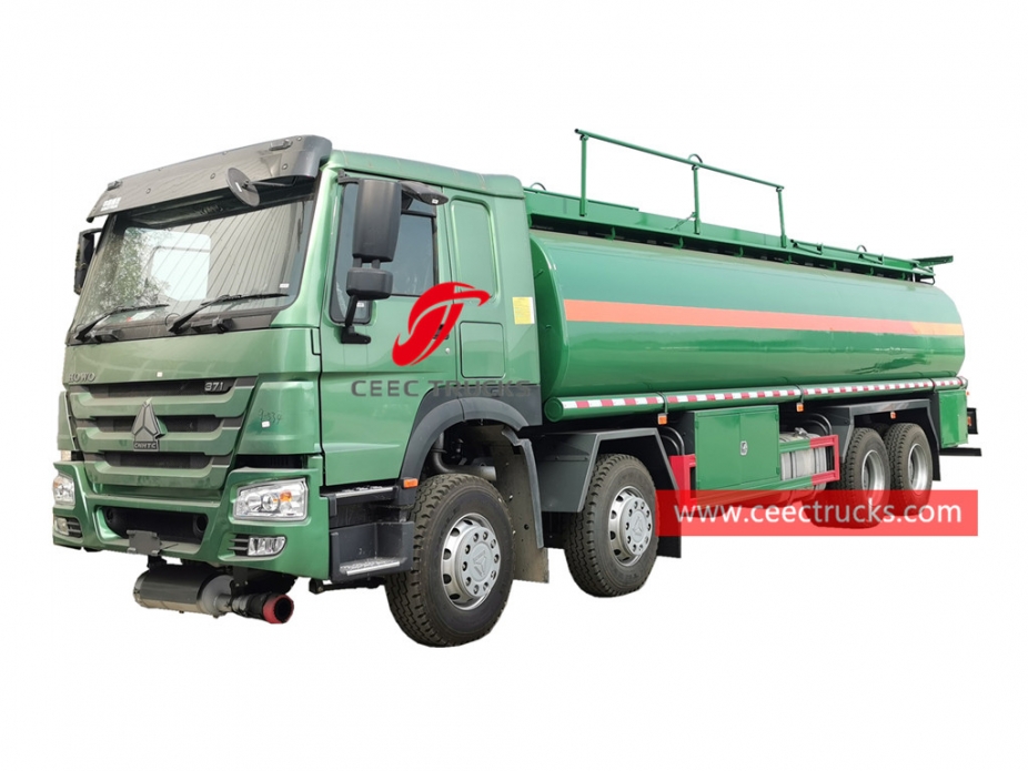 SINOTRUK 8x4 30CBM Autocisterne per la consegna di olio combustibile