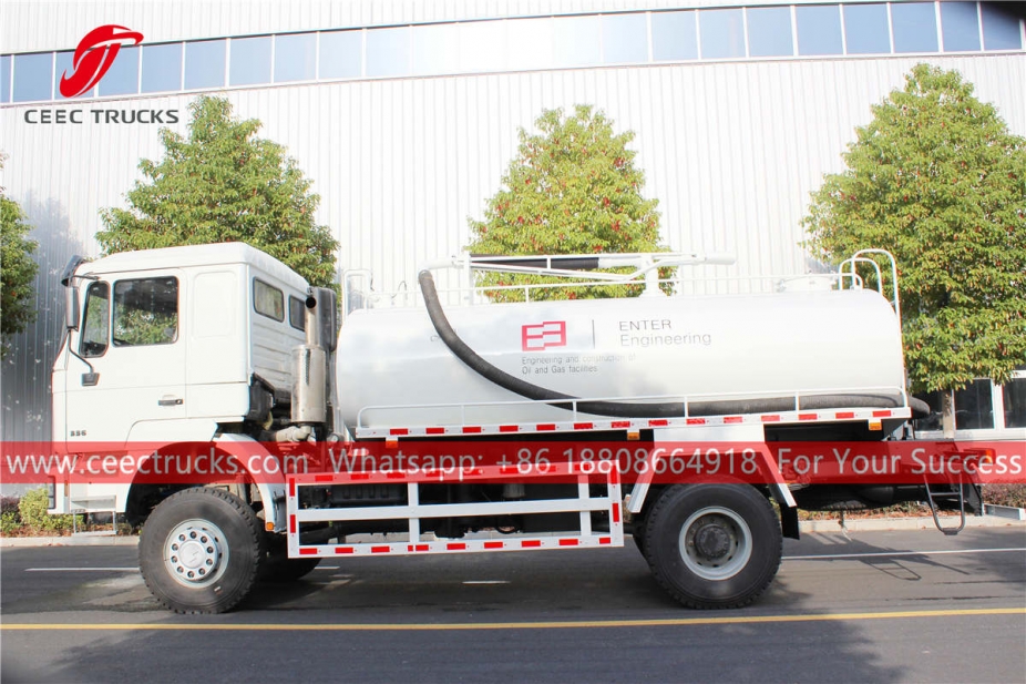 Shacman 6 wheeler AWD vacuum sewer truck