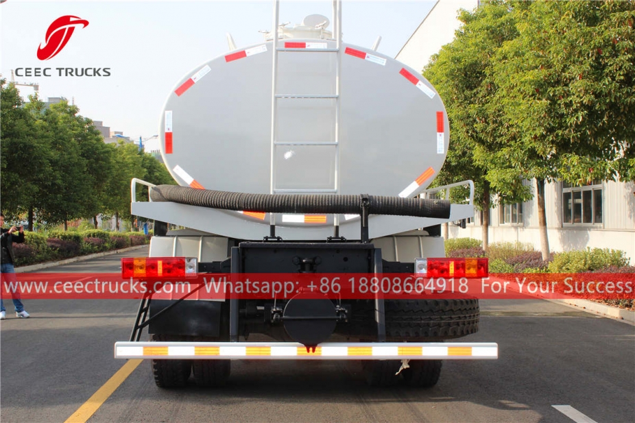 Shacman 6 wheeler AWD vacuum sewer truck