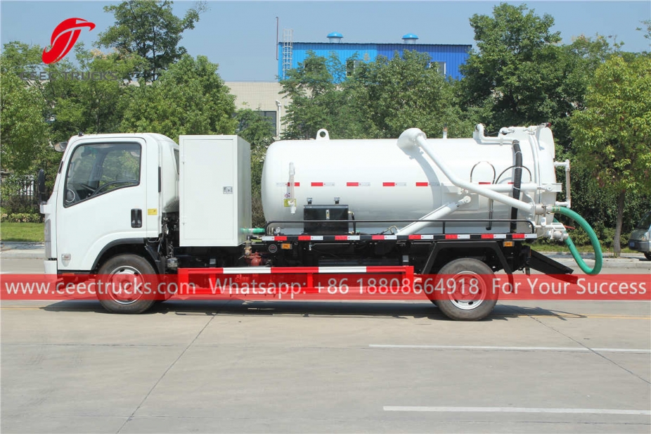 ISUZU 6 wheeler sewer suction truck