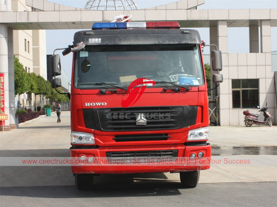 HOWO dry powder fire lorry