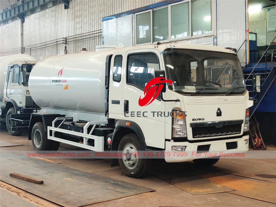 HOWO LPG refueling truck