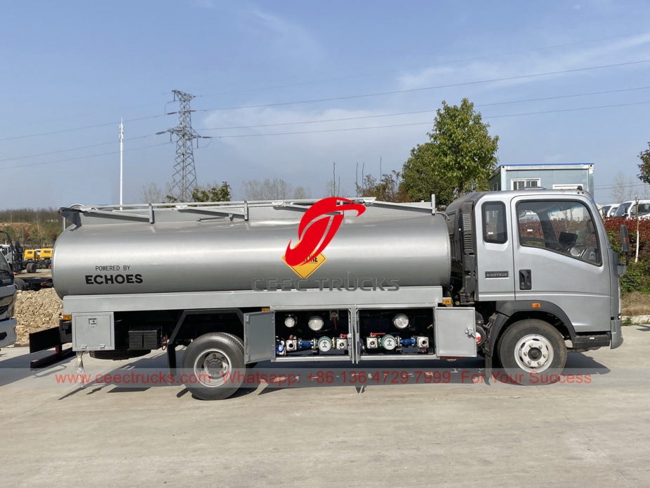 HOWO RHD refueling truck