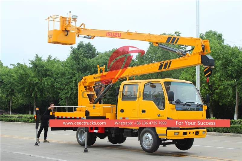 Camion con piattaforma aerea ISUZU da 18 metri