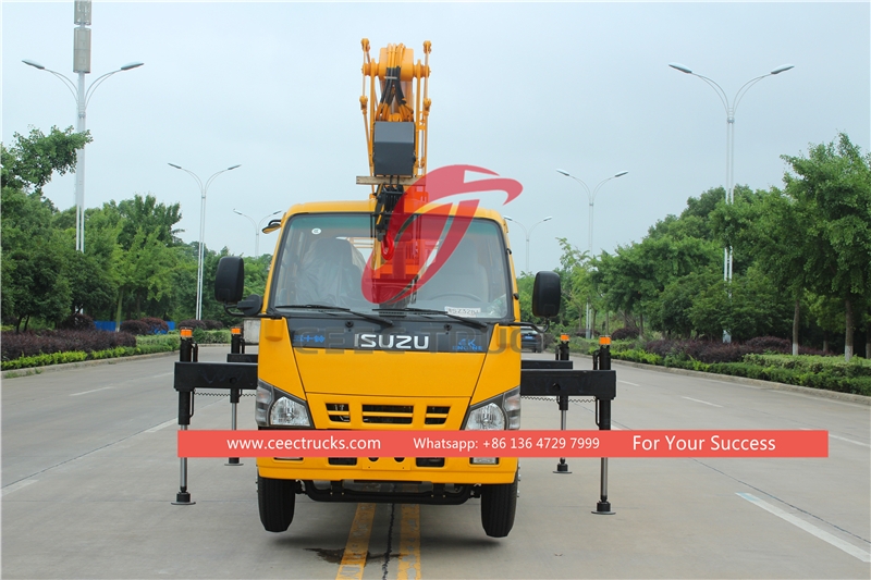 Camion con piattaforma aerea ISUZU da 18 metri