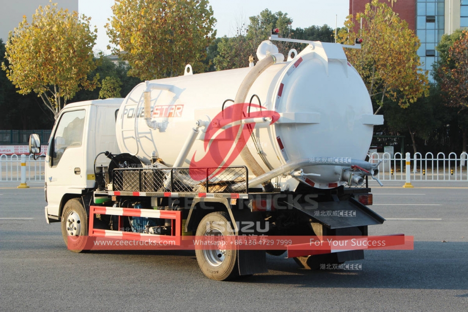 ISUZU 5CBM vacuum sewage truck with MORO pump