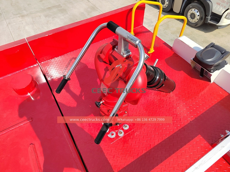 Howo 8x4 540HP foam dry powder firefighting truck