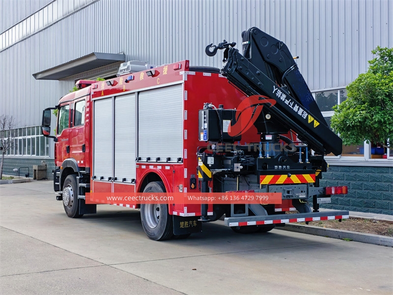 Veicolo antincendio Howo con gru da 5 tonnellate e illuminazione di emergenza da 12 metri