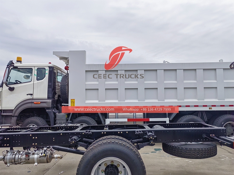 Autocarro con cassone ribaltabile Sinotruk 8x4 420HP 40 tonnellate con vendita diretta in fabbrica