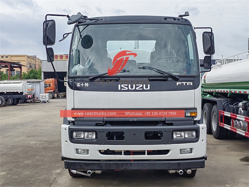 Camion cisterna per acqua ISUZU FTR da 12.000 litri per il Vietnam