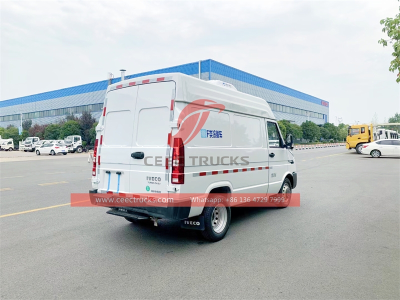 IVECO 4x4 mini freezer truck with factory direct sale