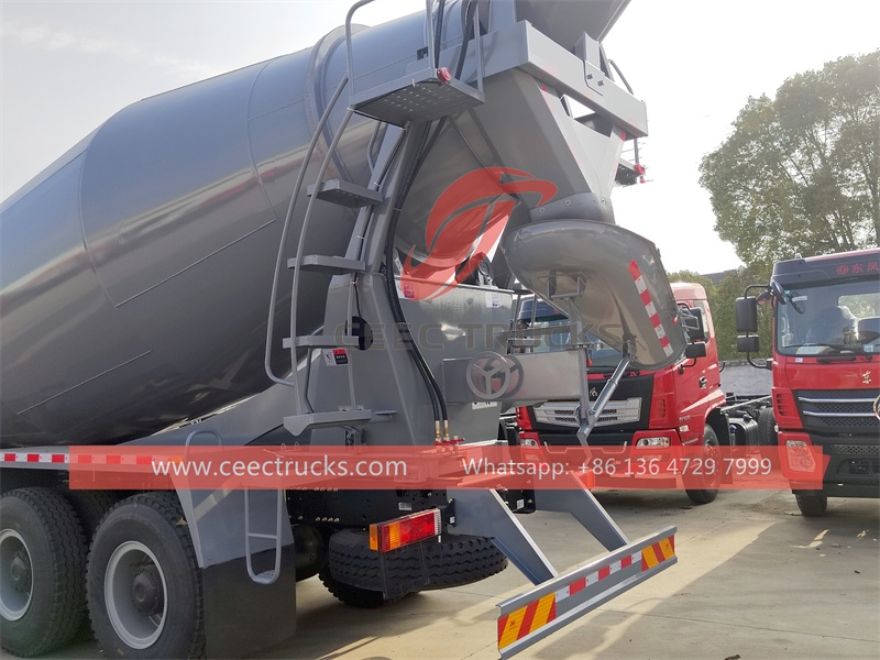 Shacman heavy duty 380HP Concrete Mixer Truck from China