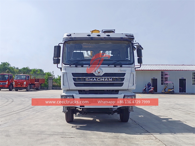 Custom-made Shacman 6×4 heavy duty cargo truck with XCMG crane