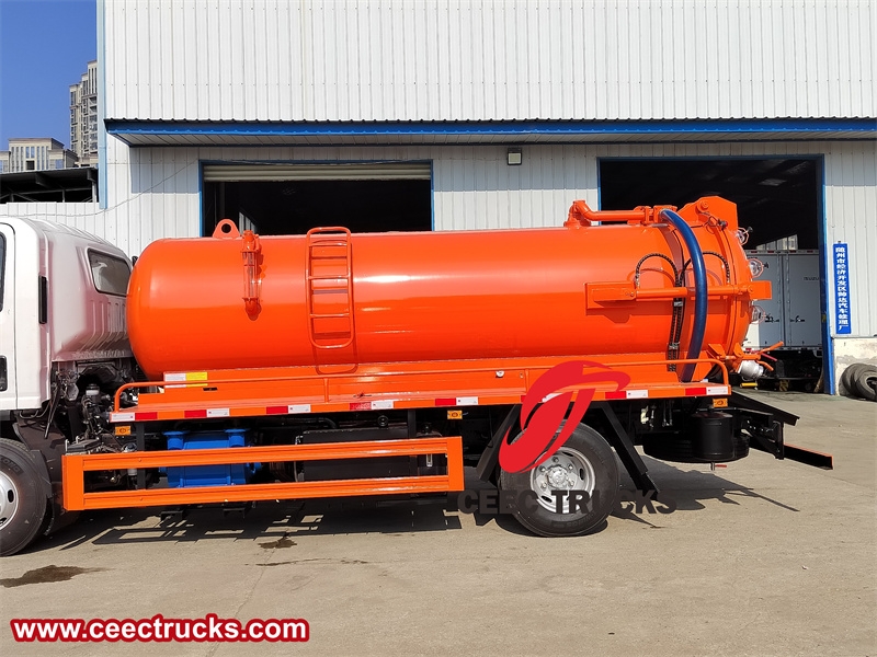 Isuzu Latest 8ton sewage suction tank truck