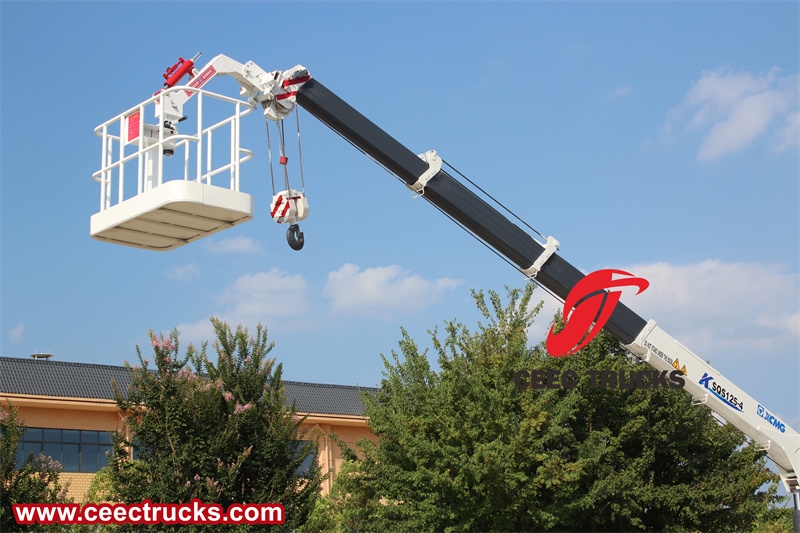 Isuzu Boom Crane Truck with Manlifter