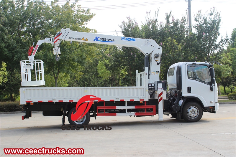 Isuzu Boom Crane Truck with Manlifter