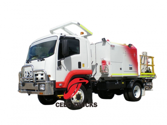 Isuzu NPR 5CBM fuel lube service truck