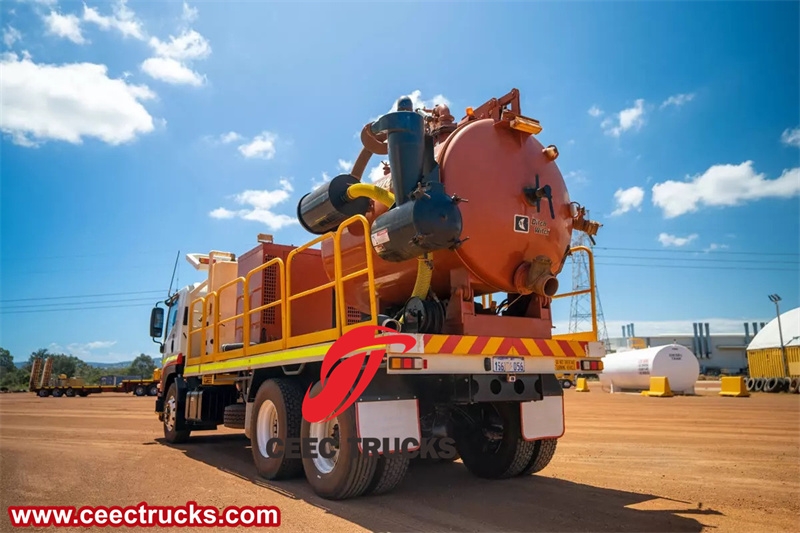 Isuzu 15,000 liters gully sucker truck