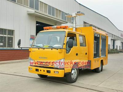 Isuzu mobile rescue fire fighting pumper truck