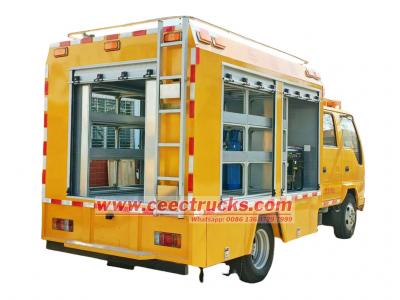 Isuzu mobile rescue fire fighting pumper truck