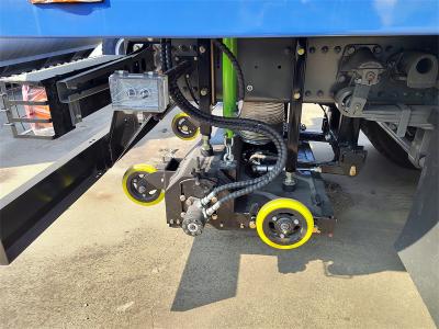 Africa Howo 300HP garbage road sweeper truck