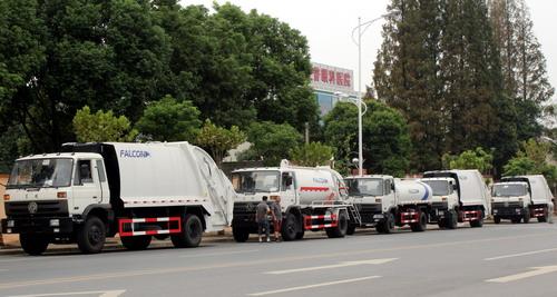 9 unità di camion della spazzatura di Dongfeng esportano in Ecuador