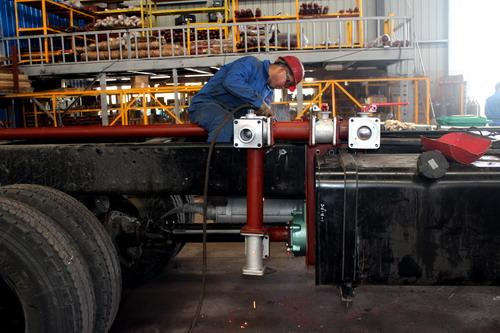 Produzione di 20 camion cisterna per acqua CBM (Parte 2- PTO e pompa dell'acqua)