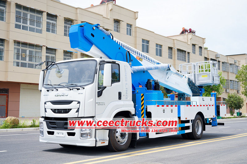 Camion con piattaforma aerea sicura con motore Isuzu GIGA 4HK1 da 45 metri