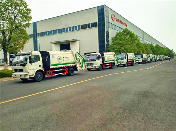 Camion compattatore di rifiuti CEEC 6 CBM per il progetto del governo cinese Shanxi