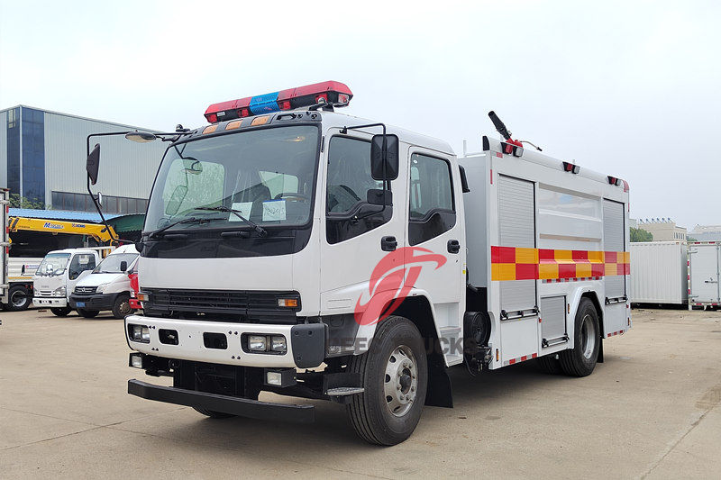 Autopompa antincendio in schiuma con serbatoio dell'acqua Isuzu FTR da 205 CV