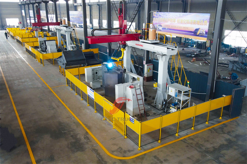 Applicazione della saldatura automatizzata nella produzione di caricatori posteriori per rifiuti