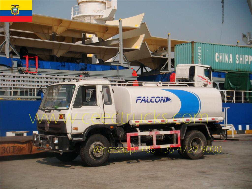 L'Ecuador esporta un camion cisterna per l'acqua da 10.000 litri