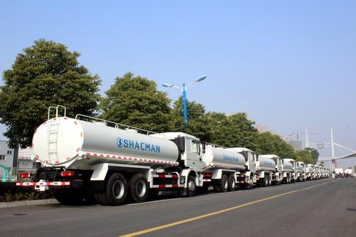 Esportazione di 30 camion d'acqua shacman in Angola