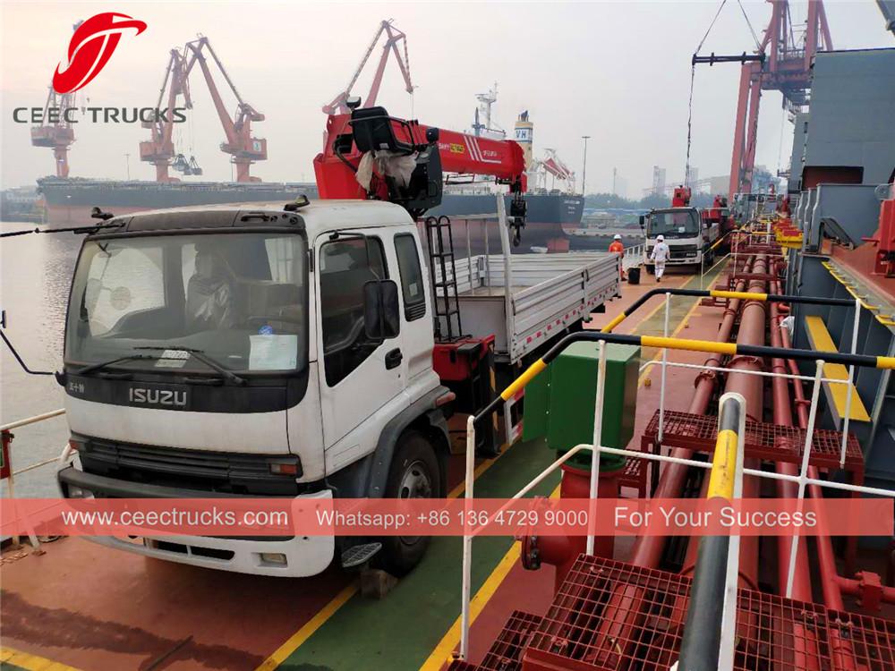 Myanmar - Spedizione a bordo di 5 camion ISUZU