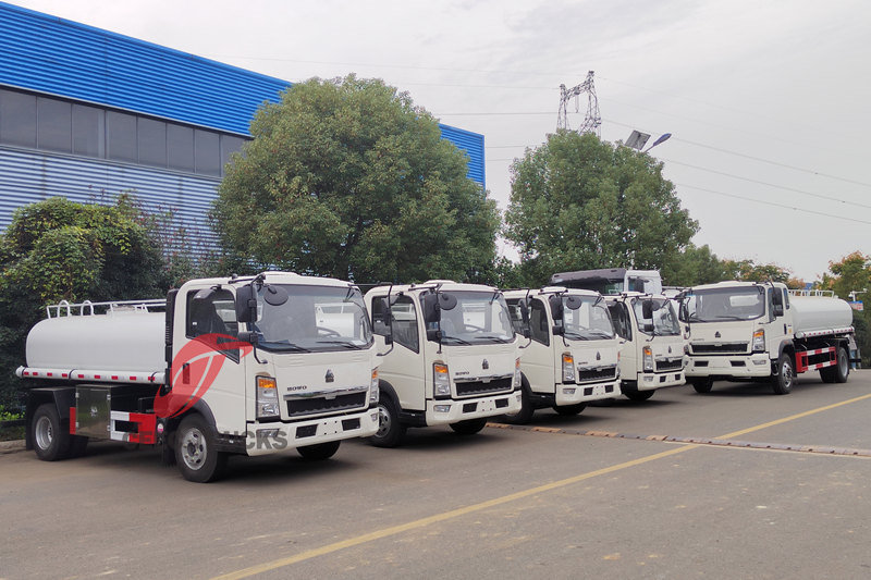 Camion di servizio per acqua potabile Howo 5000L